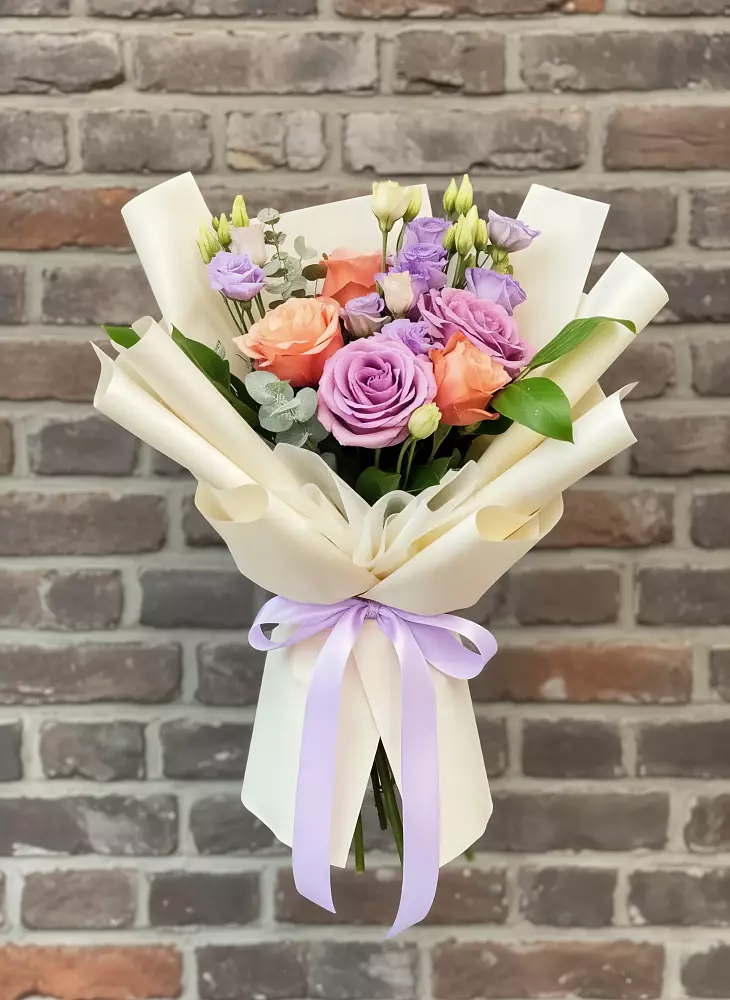 Букет цветов из: Лизиантусы и Розы в Тоншалово