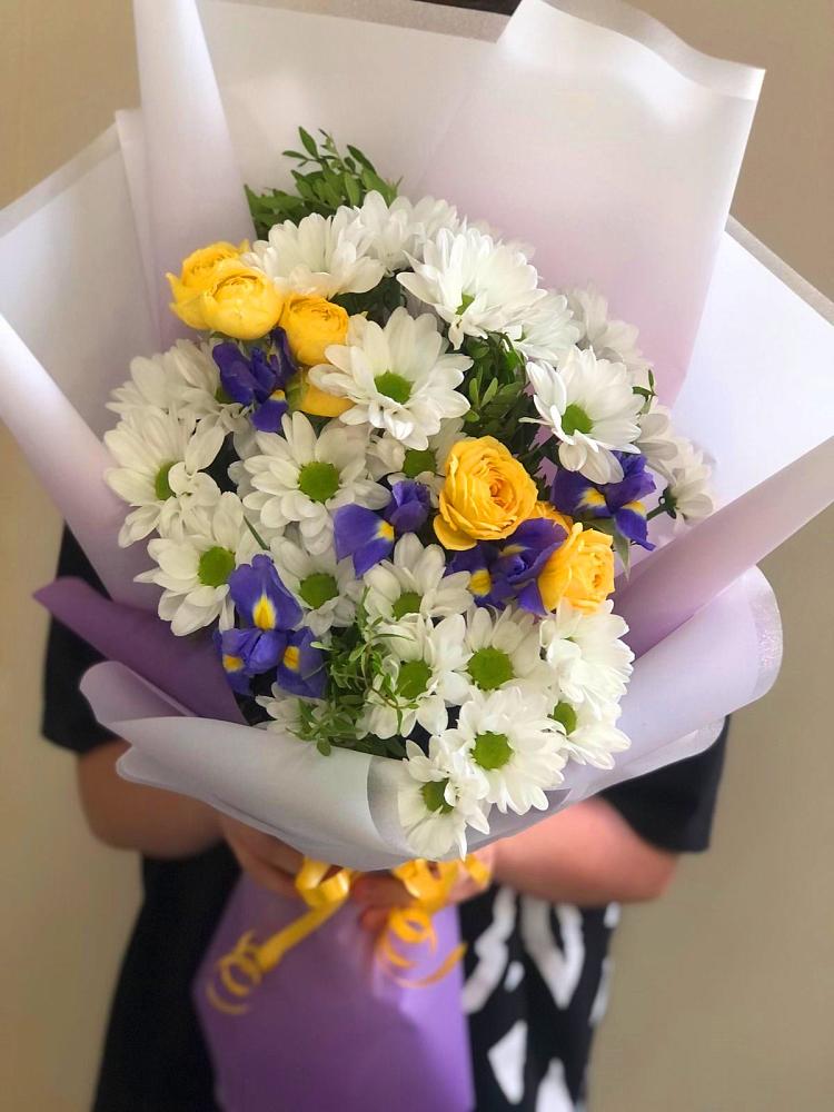 Букет цветов из: Ирисы, Хризантемы и Розы в Тоншалово