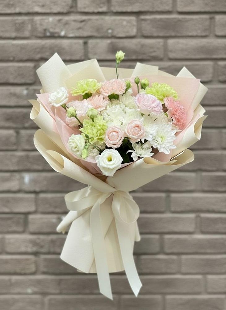 Букет цветов из: Гвоздики, Розы, Лизиантусы и Хризантемы в Тоншалово