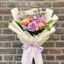 Букет цветов из:  Лизиантусы и Розы в Тоншалово