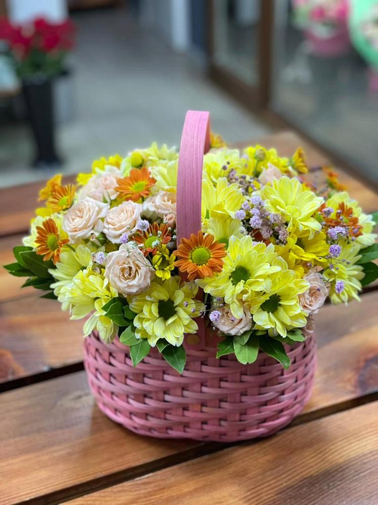 Цветочная композиция из Хризантемы и Розы в корзине в Тоншалово