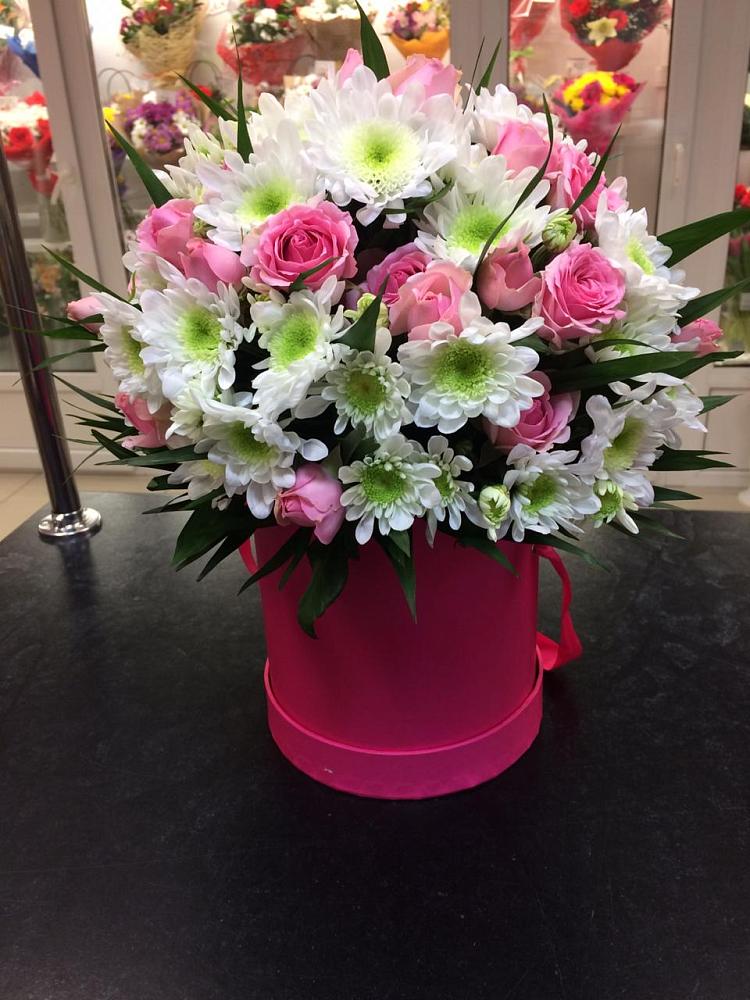 Цветочная композиция из Розы и Хризантемы в шляпной коробке в Тоншалово